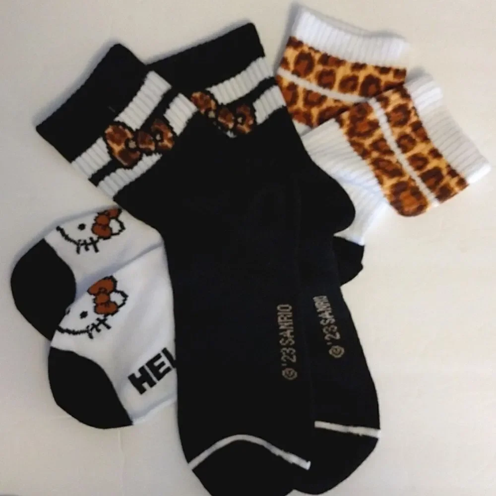 Hello Kitty Black White Cheetah Print‎ 2 Pairs Mid Crew Socks NWT